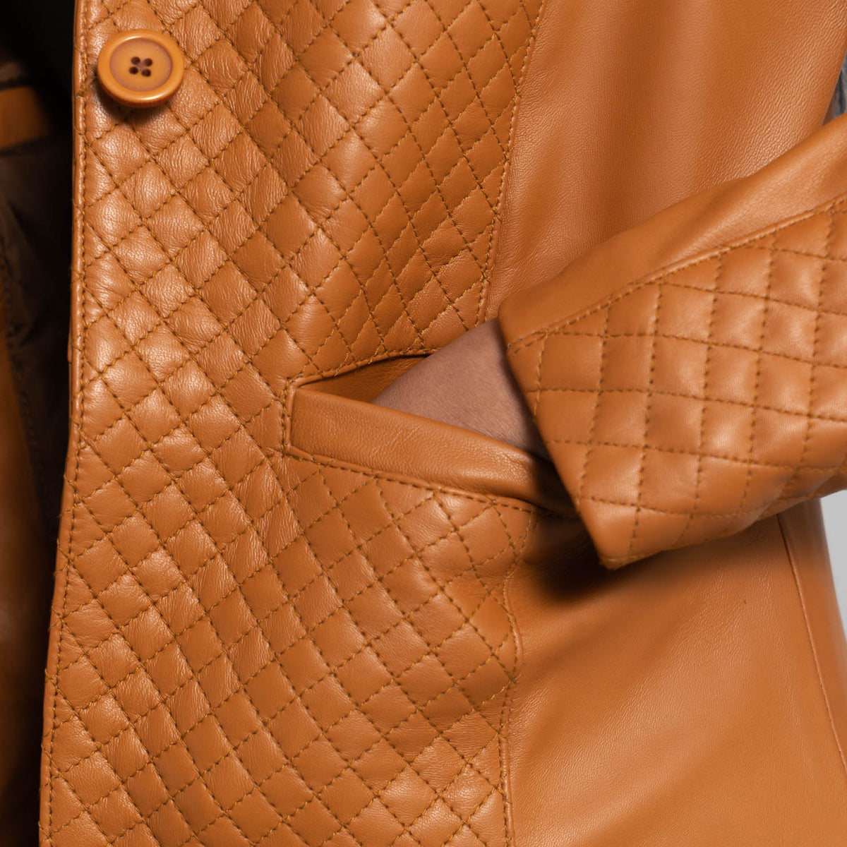 
Interior View Showing Quilted viscose lining & Dual Inside Utility Storage Pockets
