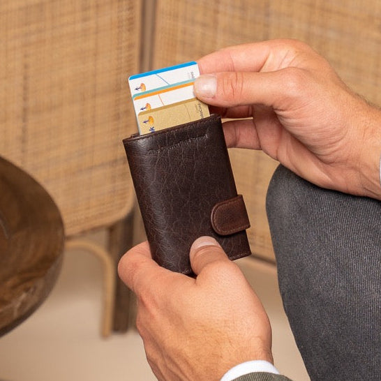 
Mannheim Full-Grain Leather Card Holder – alternate product view 2