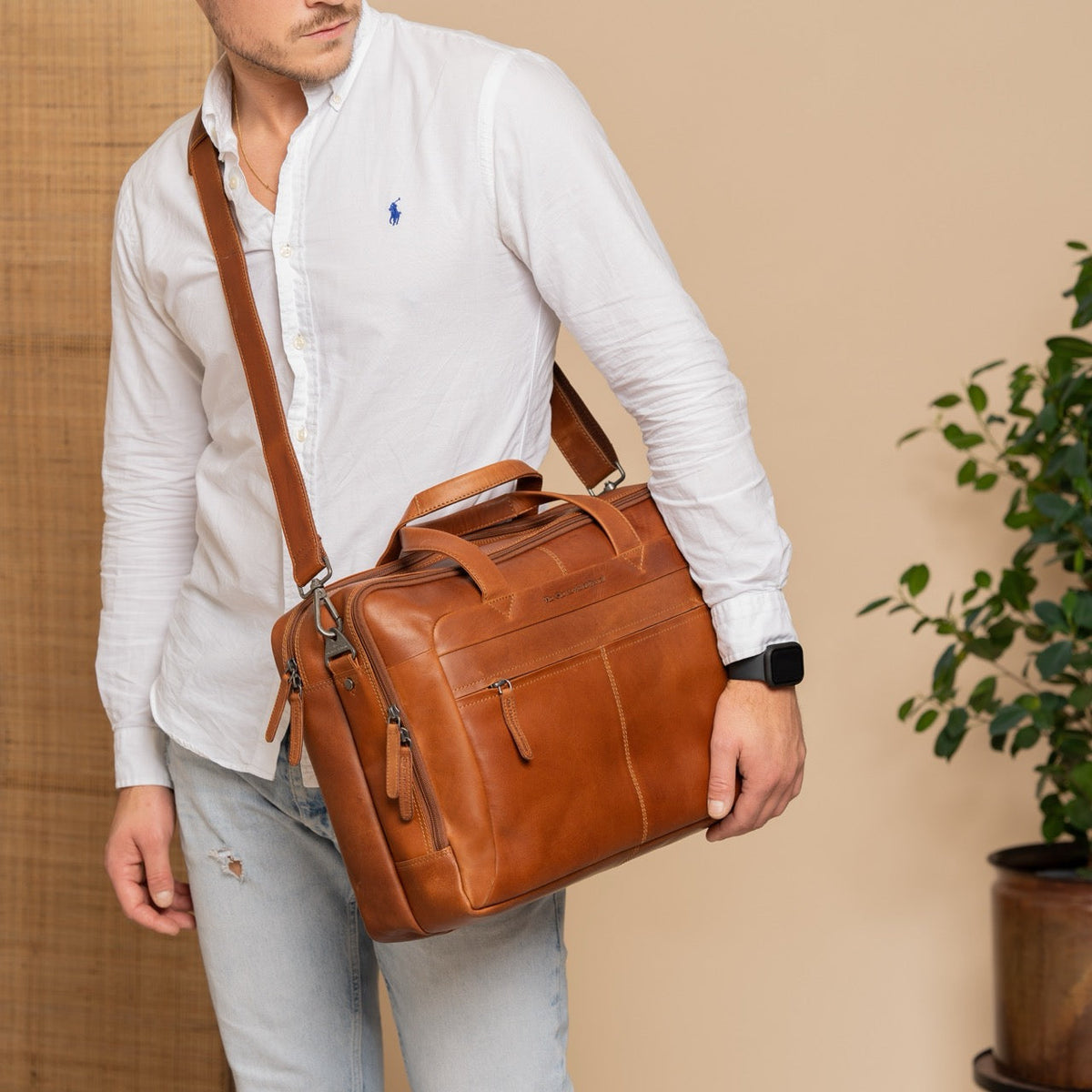 
Ryan Full-Grain Leather Laptop Bag – alternate product view 3