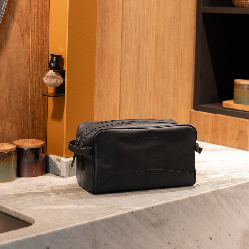 Stefan Full-Grain Leather Toiletry Bag